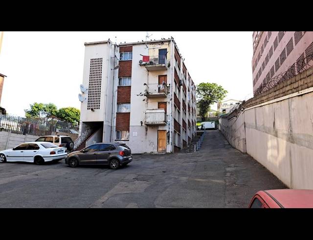 18 BEDROOM APARTMENT FOR SALE IN OVERPORT